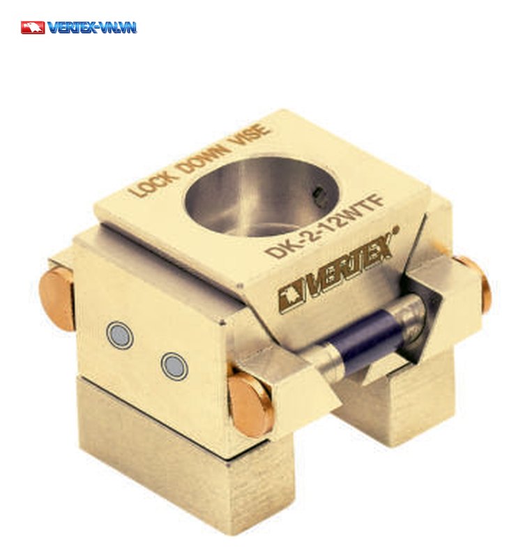Ê tô Lock Down VERTEX DK-2-12WTF hàm trơn, có khối đế vàng đồng ở phía dưới thân Ê tô Lock Down VERTEX DK-2-12WTF hàm trơn, có khối đế vàng đồng ở phía dưới thân